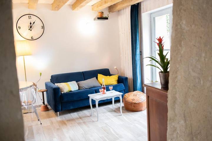 Location de vacances pour 6 personnes, avec terrasse et jardin à Vallières-les-Grandes