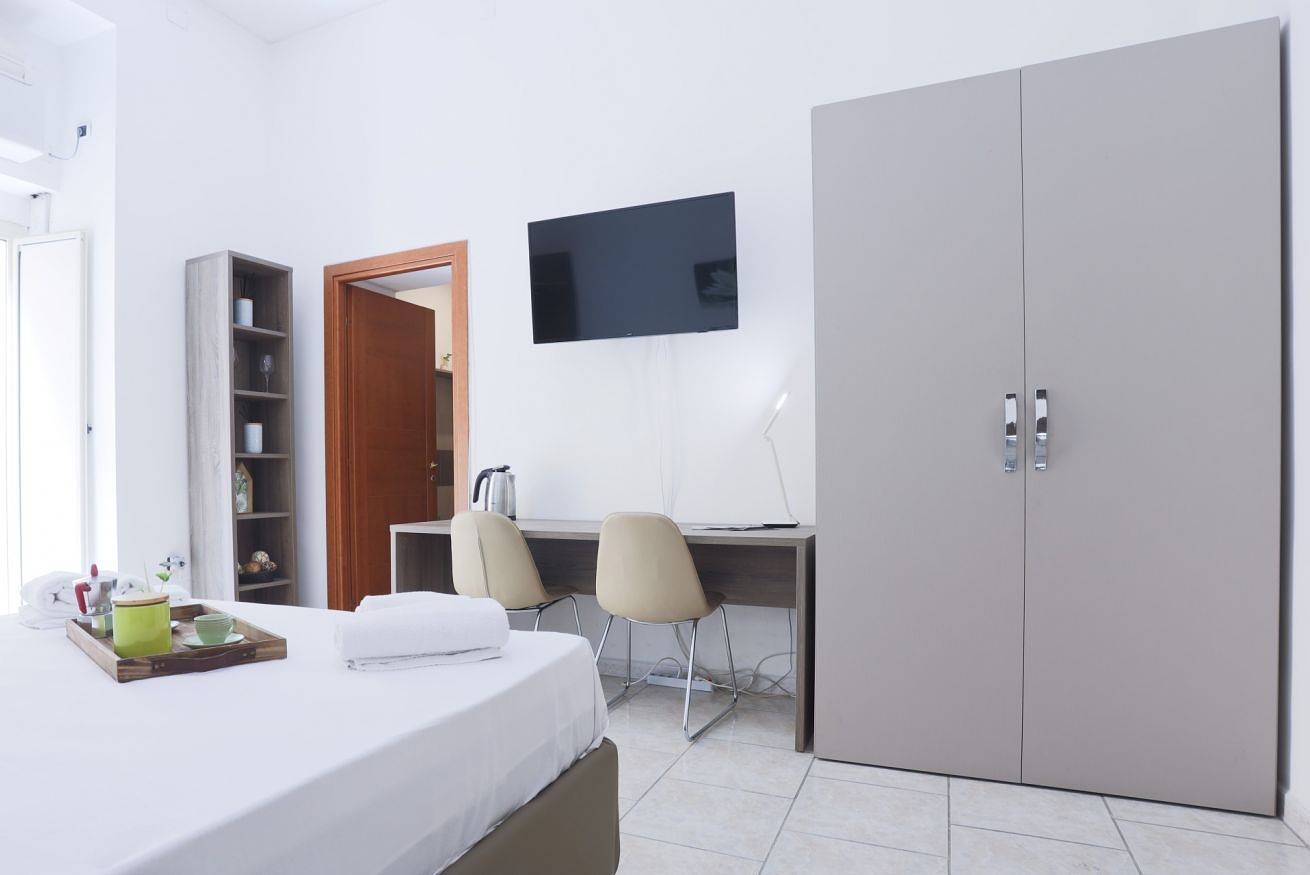 Appartement entier, Appartement de vacances pour 2 personnes avec balcon/terrasse in Naples, Province de Naples