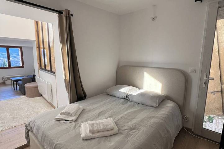 Gîte pour 4 personnes, avec terrasse à Saint-Martin-de-Castillon - 3