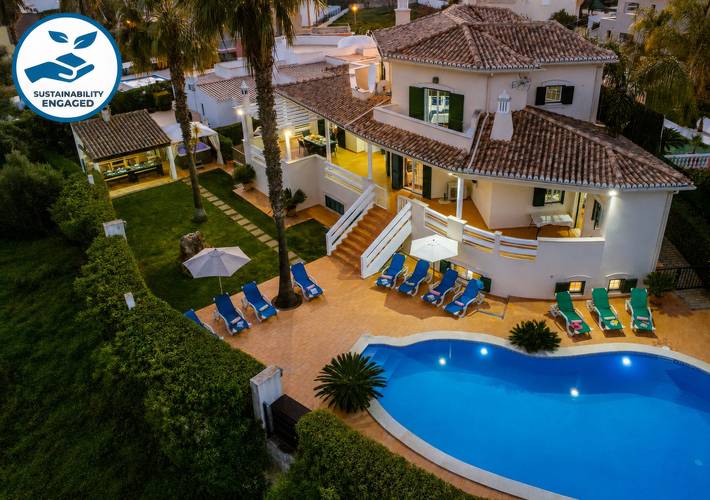 Villa para 16 pessoas, com Varanda e Terraço e ainda Jardim em Armação de Pêra