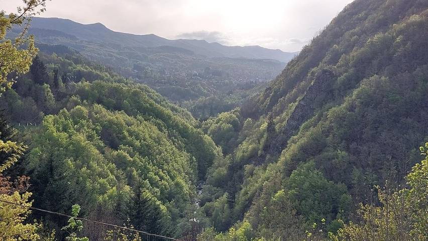 Location de vacances pour 8 personnes, avec jardin et vue, animaux acceptés à Pievepelago - 2