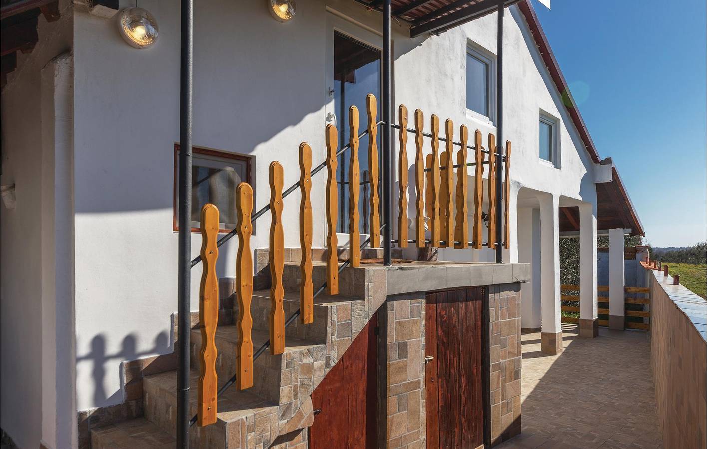 Modernes Apartment in der Nähe des Flughafens Pula mit Terrasse und Parkplatz in Valtura, Südküste Istrien