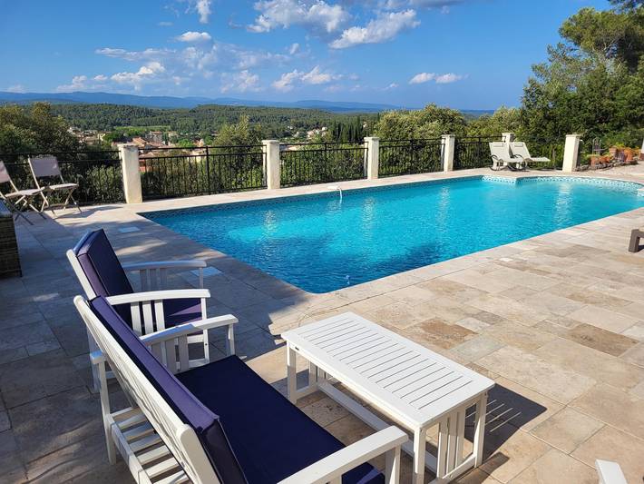 Location de vacances pour 6 personnes, avec terrasse ainsi que piscine et jardin, adapté aux familles à Carcès - 2