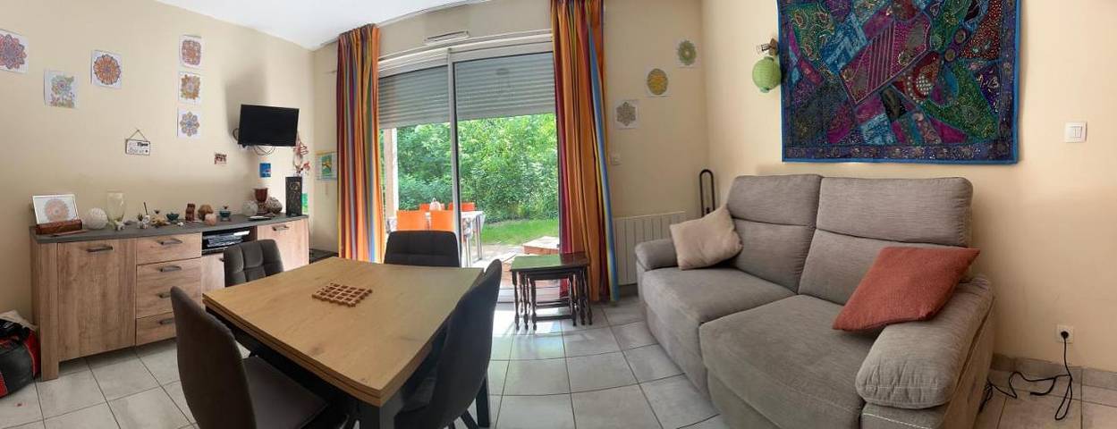 Appartement de vacances pour 4 personnes, avec Jacuzzi et Terrasse ainsi que Piscine et Sauna