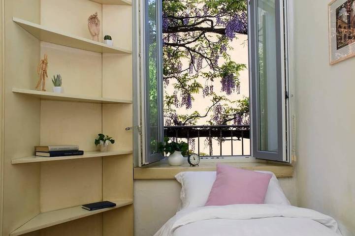 Entire apartment, Apartment in the tranquility of a mountain village in Brunate, Lake Como