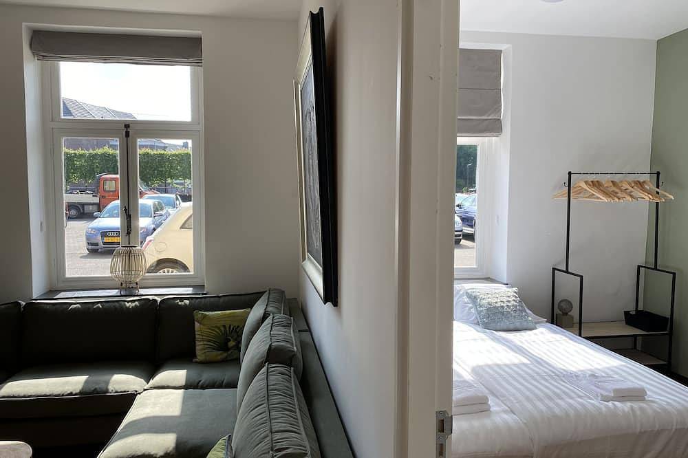 Geheel appartement, Authentieke woning (6p) met terras op ideale uitvalsbasis vlakbij Maastricht in Eijsden, Limburg