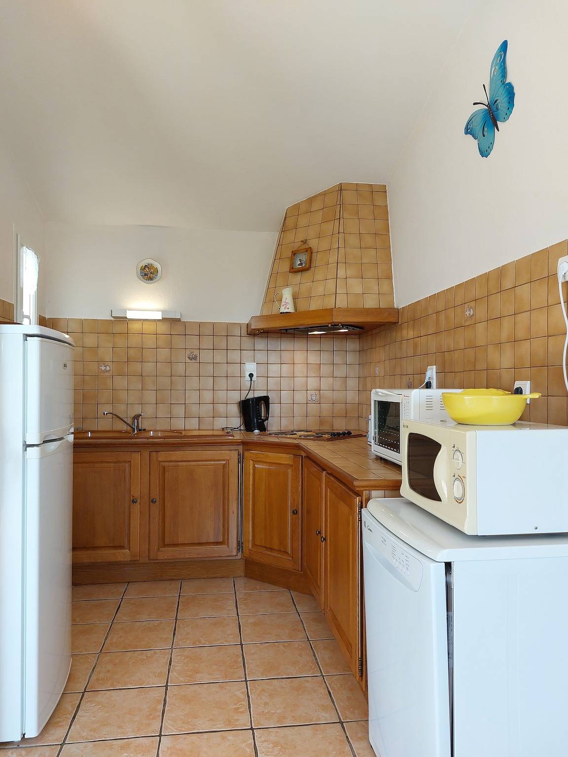 Gite Le Micocoulier La Fontinelle en Ardèche, cerca de Bessas, con piscina y vistas in Bessas, Ardèche
