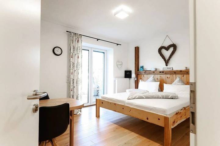 Bed & Breakfast Zimmer \"Vika\" - für 4 Personen in Essing in Essing, Altmühltal