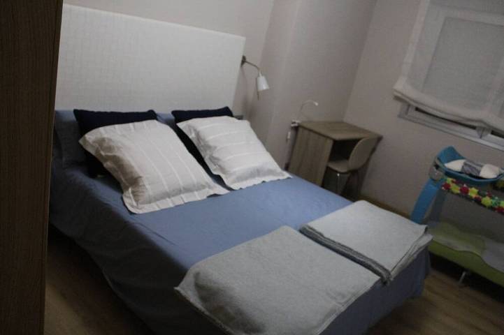 Entire apartment, Luxury apartment in Avda Rosalía de Castro (Centro) Wifi in Santiago de Compostela, La Coruña Province