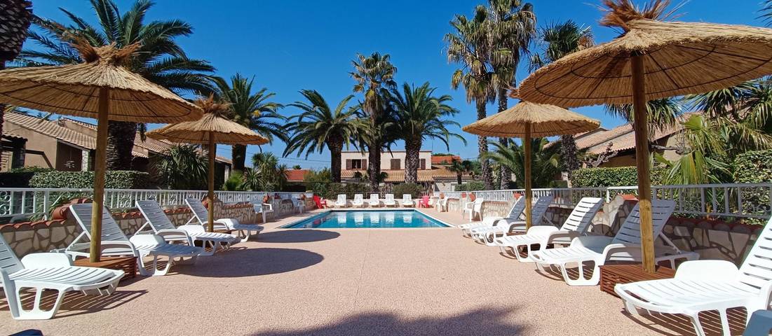 Gîte pour 4 personnes, avec jardin ainsi que terrasse et piscine, animaux acceptés