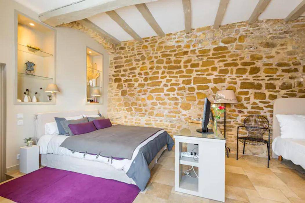 Les Terrasses Dorées - Chambres d'hôtes de charme & Jacuzzi in Châtillon (Rhône), Beaujolais