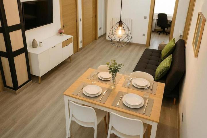 Apartamento de vacaciones para 5 personas, con Balcón además de Terraza y Vistas en Zaragoza
