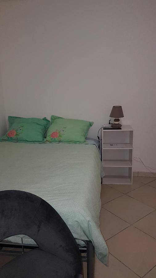 Gîte pour 2 personnes, avec Terrasse et Vue à Saint-Just-Sauvage