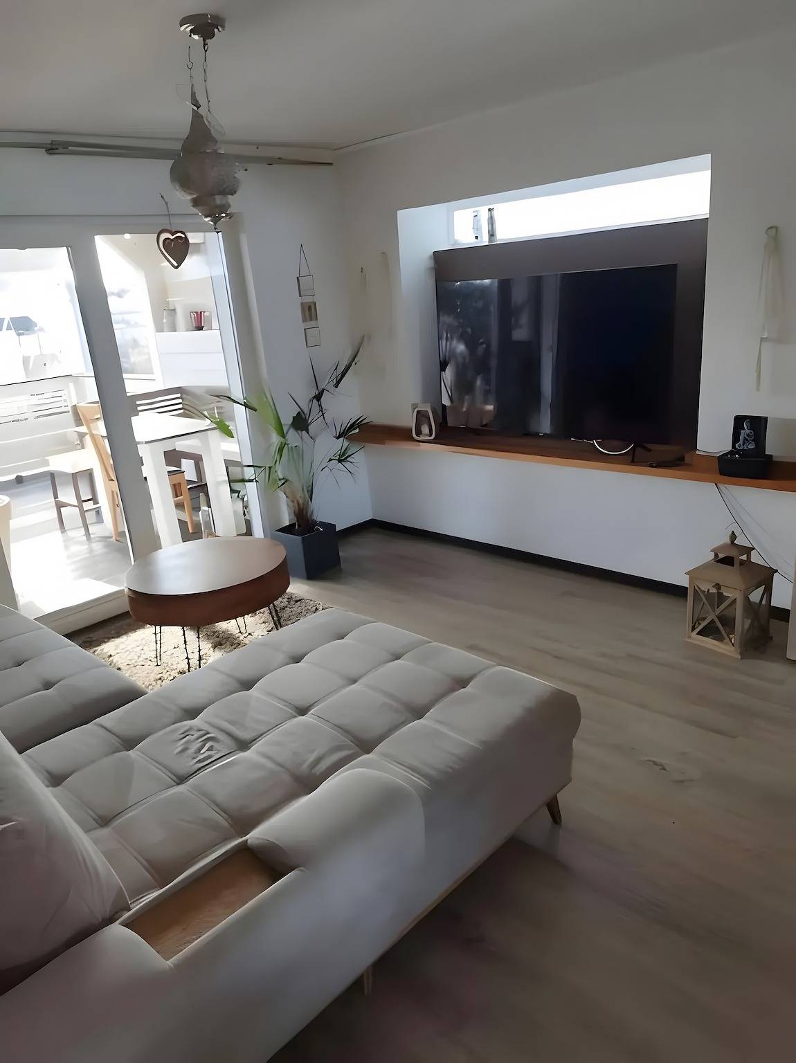 Ganze Wohnung, Apartment „Evas Whirlpool Apartment im Schwarzwald“ mit privater Terrasse, Wlan und Klimaanlage in Hügelsheim, Nordschwarzwald