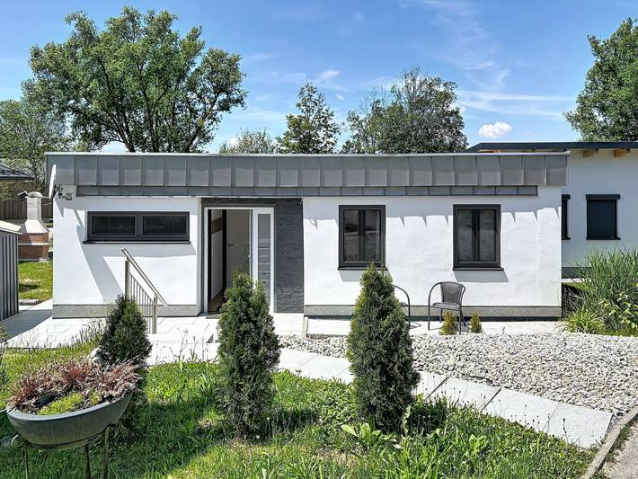 Bungalow voor 6 personen, met Terras en Tuin in Beieren