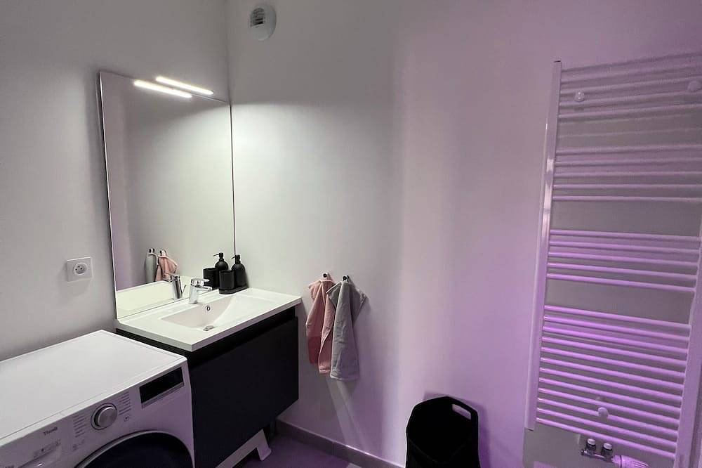 Entire apartment, Appartement Cosy Avec Terrasse in Poissy, Yvelines