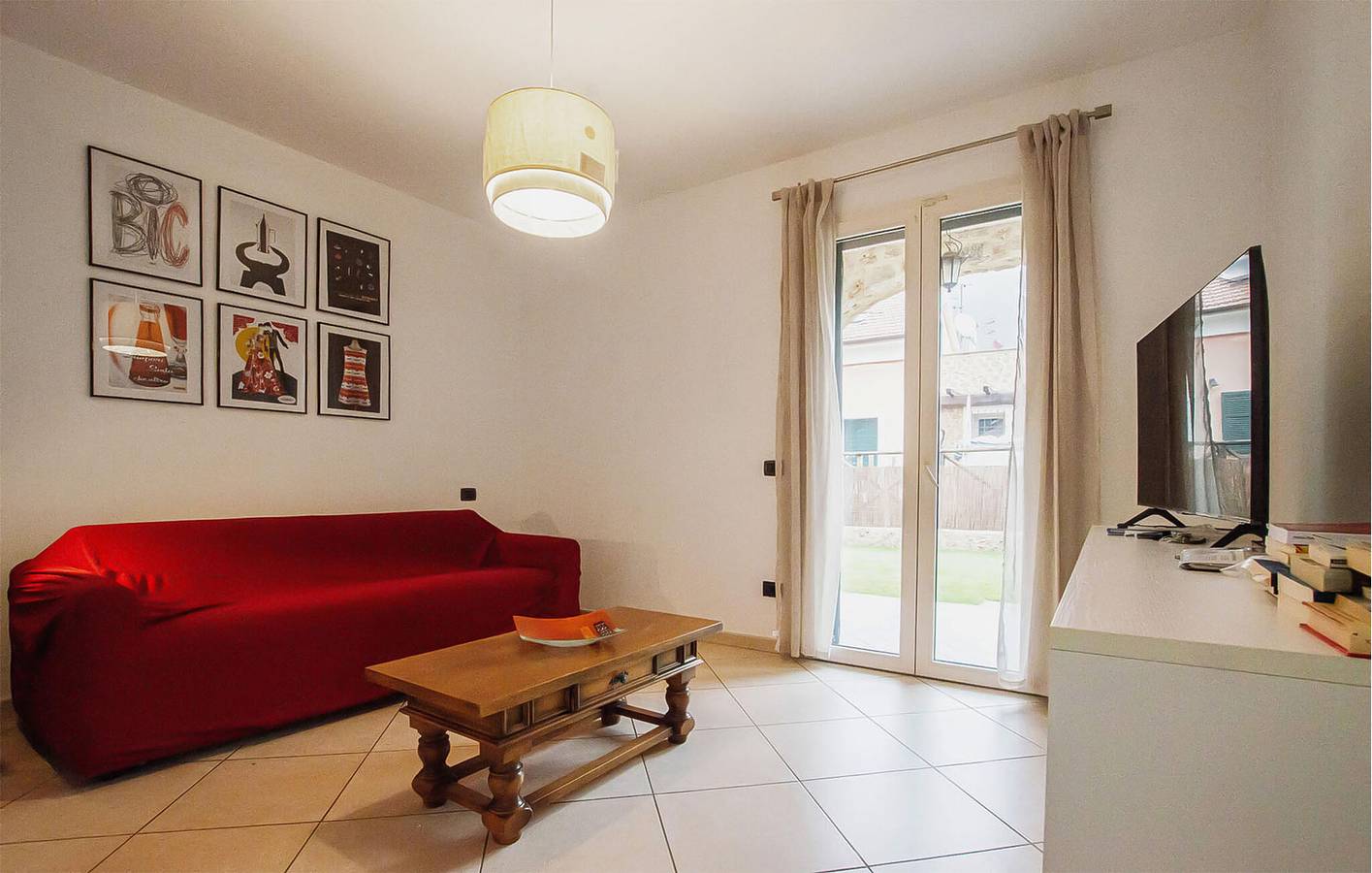 Gemütliche Wohnung mit Terrasse in der Nähe des Stadtzentrums in Cisano sul Neva, Riviera di Ponente