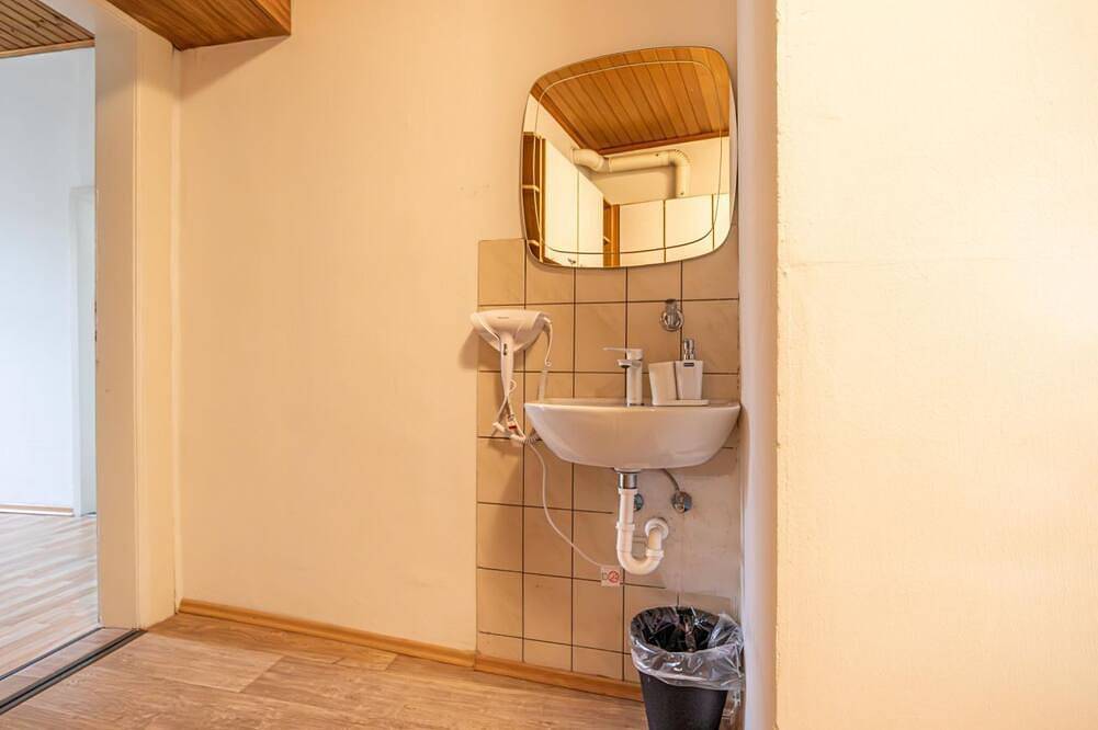 Ganze Wohnung, 1Br Apt. Urban Oasis by Stadthalle in Wien, Wienerwald
