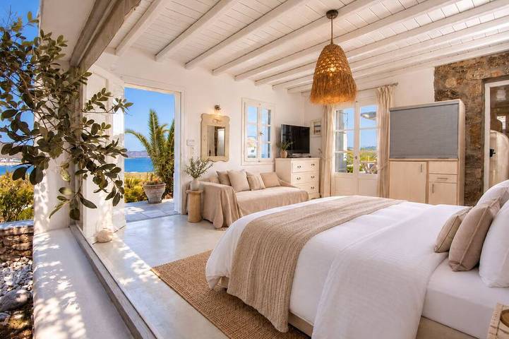 Sea & Sun Villa Mykonos mit 6 Schlafzimmern und 7 Bädern, großer privater Pool in Kalafati, Mykonos