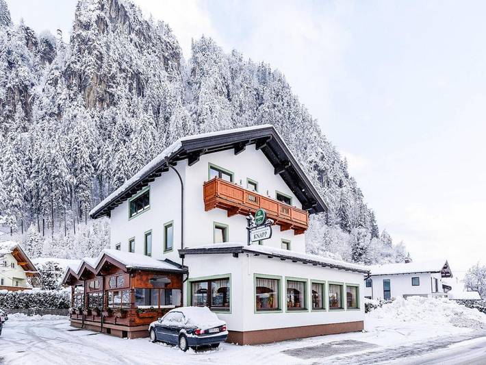 Ferienwohnung für 5 Personen, mit Balkon und Terrasse sowie Garten in Strass im Zillertal