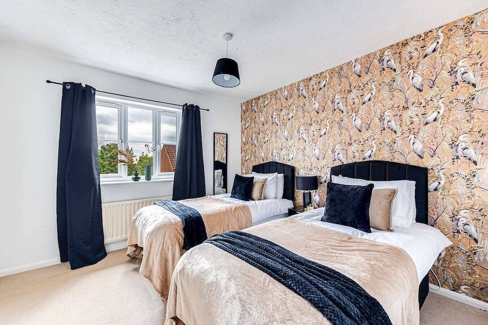 Shenley House • Excellent Location • Driveway Parking • Garden • Fastwifi • Smarttvs • Yoko Property in Milton Keynes, Südostengland