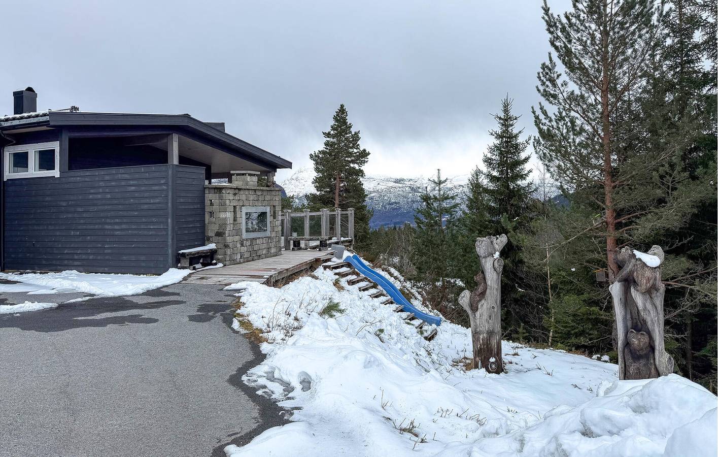 Feriehus for 10 personer med terrasse in Stryn 