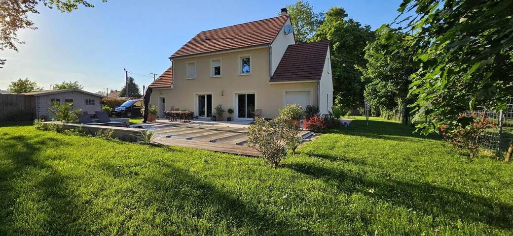 Location de vacances pour 8 personnes, avec piscine et jardin à Chorey-les-Beaune
