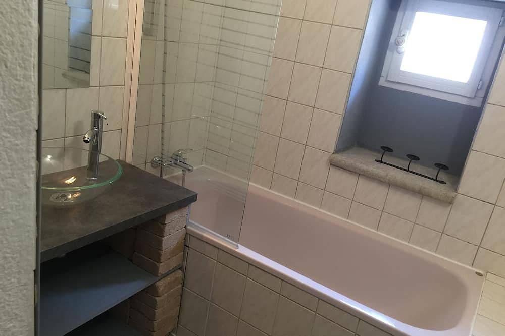 Appartement entier, T2 independant + terrasse; Vedene, pres d Avignon in Vedène, Vaucluse