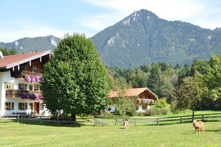 Donauerhof - Fewo 1, für 2 bis 5 Personen, 85 m², 3 Schlafzimmer, Wohnküche, Bad/Dusche, Wlan in Marquartstein, Bayerische Alpen