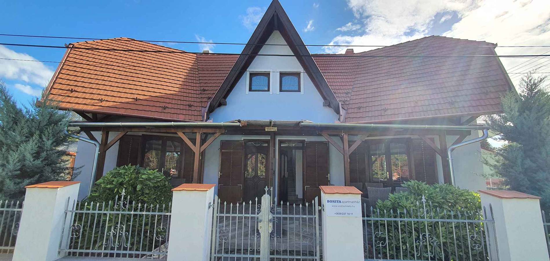 Vakantiehuis in de buurt van water met airco en internet in Mariënbad, Zuidelijke oever van het Balatonmeer