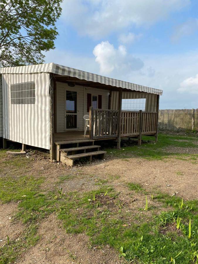 Camping pour 6 personnes, avec jardin ainsi que terrasse et piscine à Meschers-sur-Gironde - 2