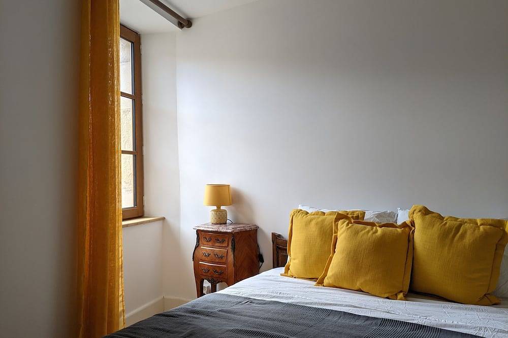 Une charmante maison de campagne avec des équipements modernes. in Puycelsi, Région d'Albi