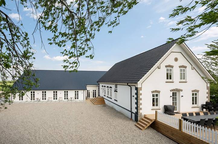 Ferienhaus für 24 Personen, mit Terrasse und Sauna in Højer