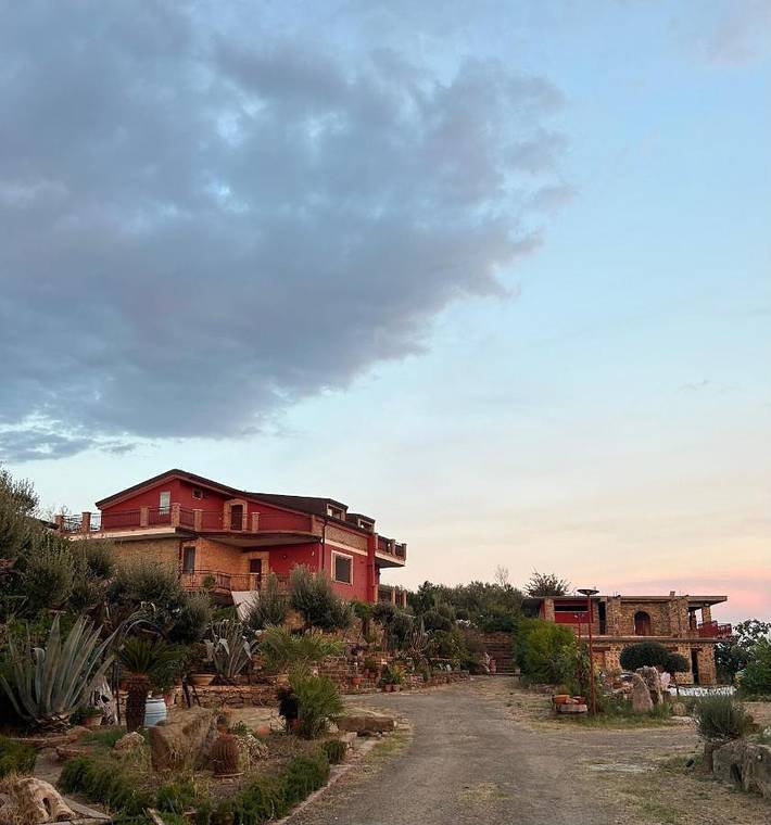 Casa vacanza per 3 persone, con Balcone e Terrazza nonché Giardino e Panorama a Altavilla Silentina
