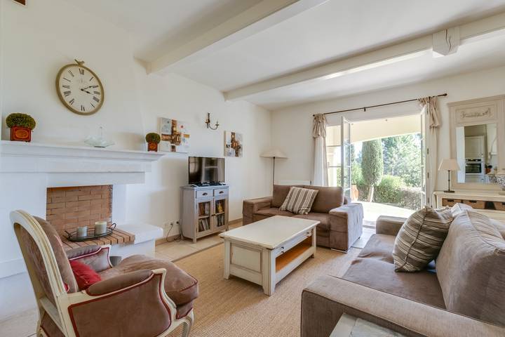 Location de vacances pour 6 personnes, avec jardin et terrasse à La Motte - 3