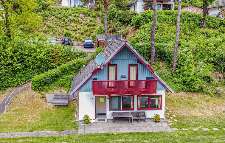 Ferienhaus für 6 Personen, mit Terrasse und Garten in Kirchheim