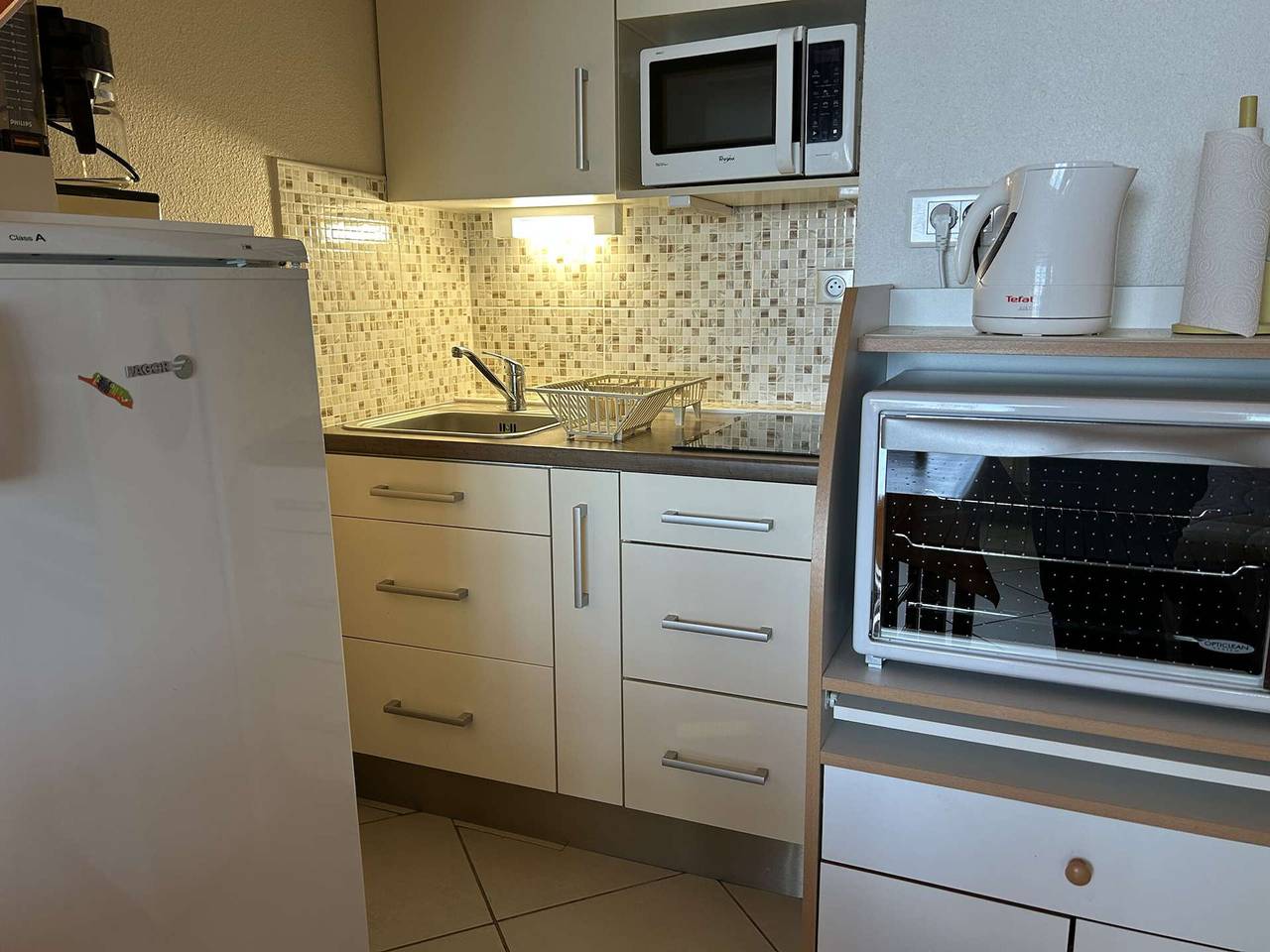 Appartement entier, Studio mezzanine climatisé, terrasse vue mer, parking privé, proche plage in Saint Pierre la Mer, Fleury
