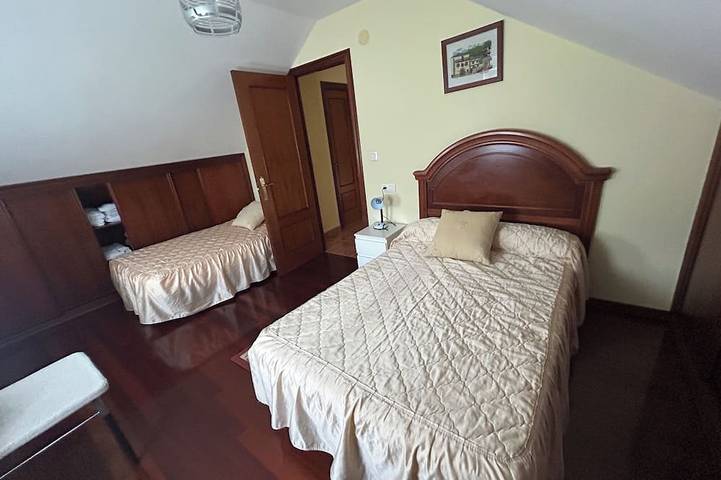 Family home with a garden: Beach, mountains, and pets welcome (Garage included) in El Franco, Côte Cantabrique