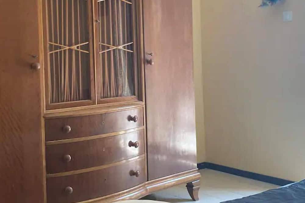 Apartamento entero, Billo house with large terrace overlooking the sea, three steps from the beach in Monfalcone, Carso