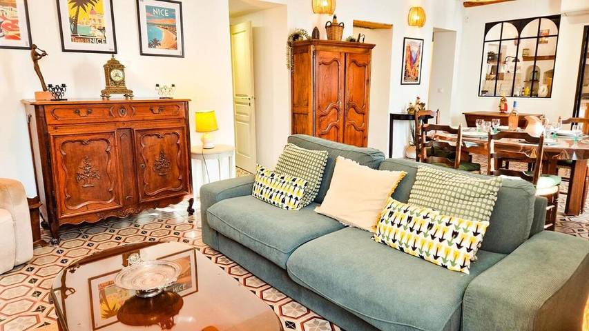 Gîte pour 8 personnes, avec balcon ainsi que piscine et jardin à Châteauneuf-Villevieille - 4