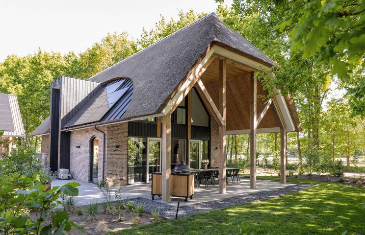 Ferienhaus für 10 Personen, mit Sauna und Terrasse sowie Pool - 1