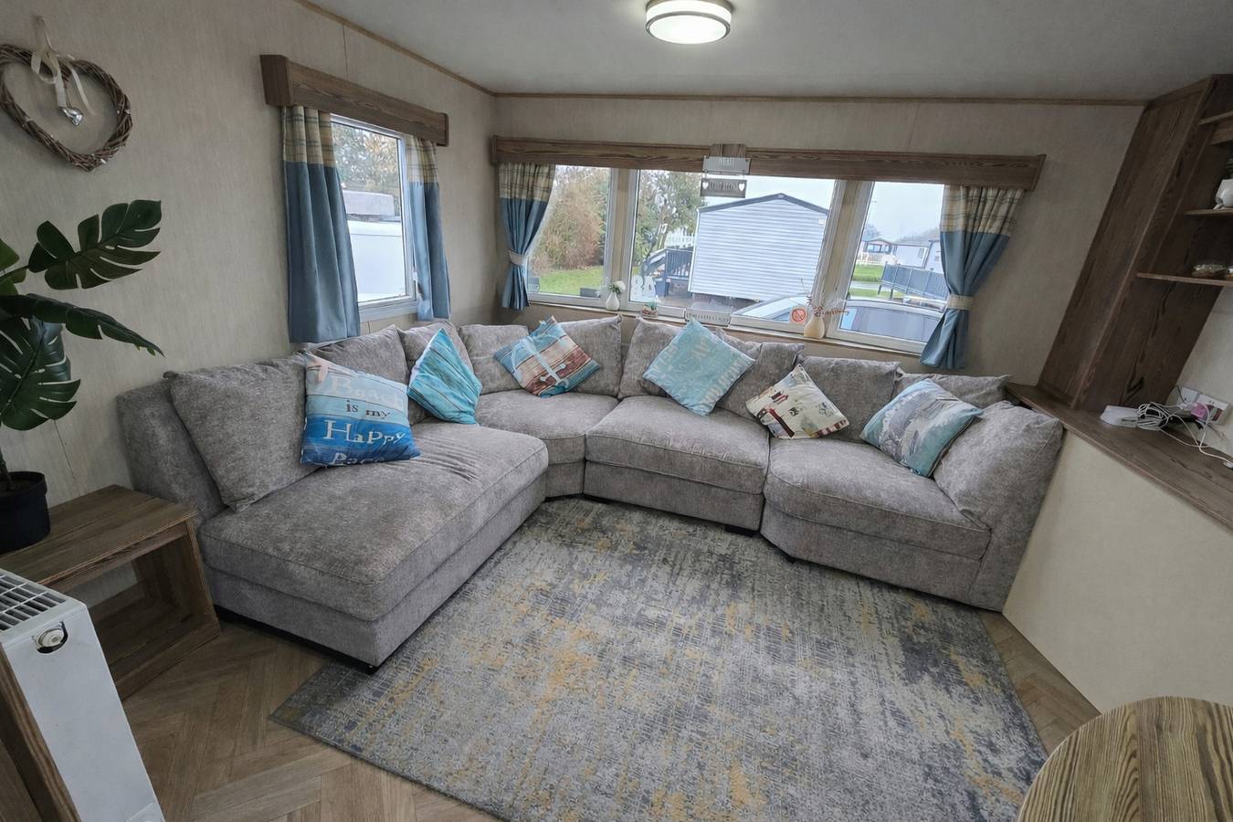 3 Bed Caravan - Near Beach, 5 star reviews, Wifi in Humberston, North East Lincolnshire