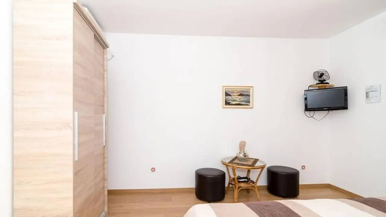 Entire holiday apartment, Holiday apartment for 3 people with terrace in Mlini, Dubrovnik-Neretva
