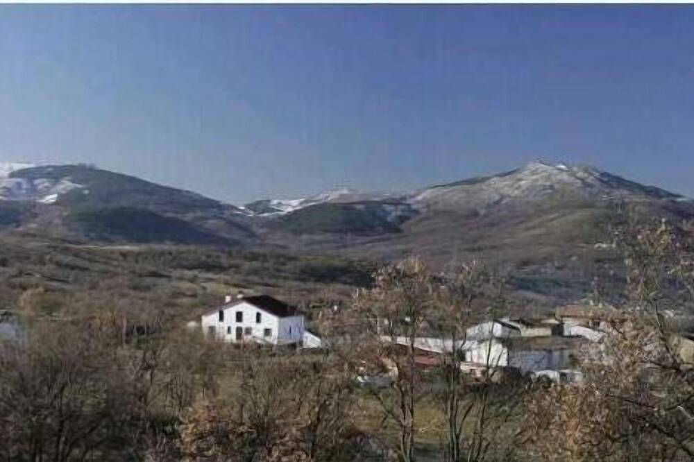Casa Rural Refugio La Covatilla Iii 65m2 in La Hoya, Provincia de Salamanca
