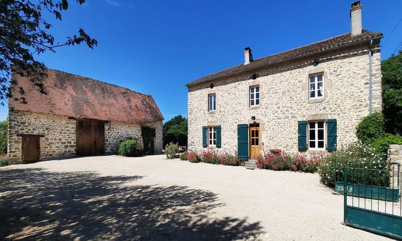 Gîte pour 6 personnes, avec piscine et jacuzzi, animaux acceptés