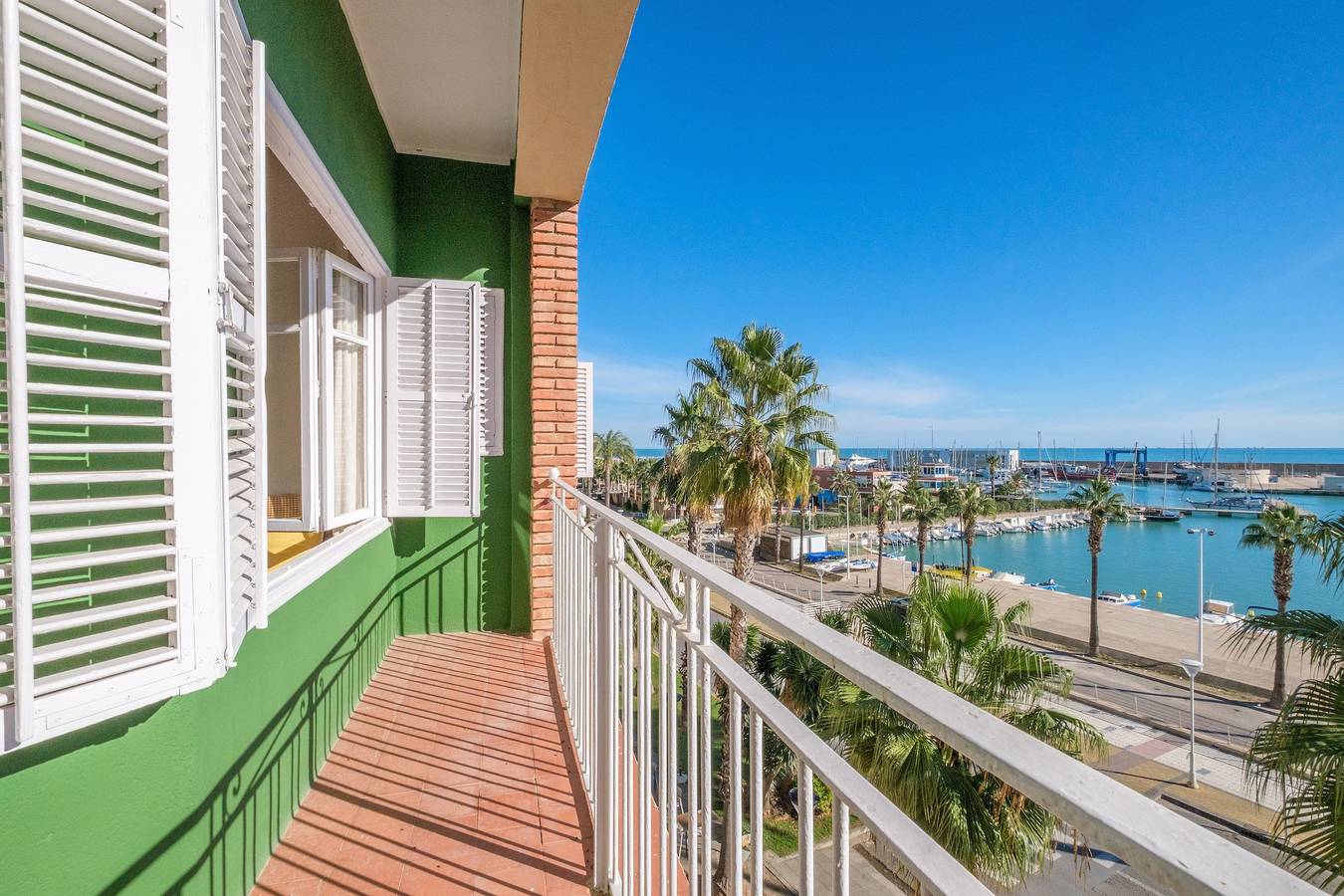 Appartement entier, Appartement "Las Palmeras 4" avec vue sur la mer, terrasse privée et balcon. in Benicarló, Costa del Azahar