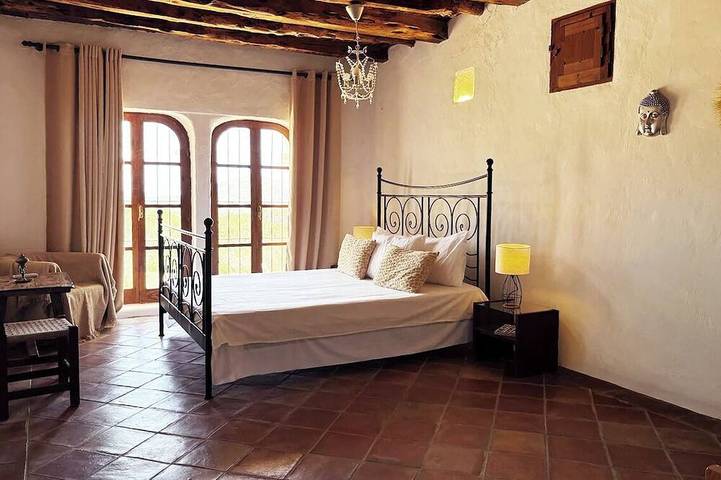 Gîte pour 12 personnes, avec jardin, animaux acceptés à Roca Llisa - 2