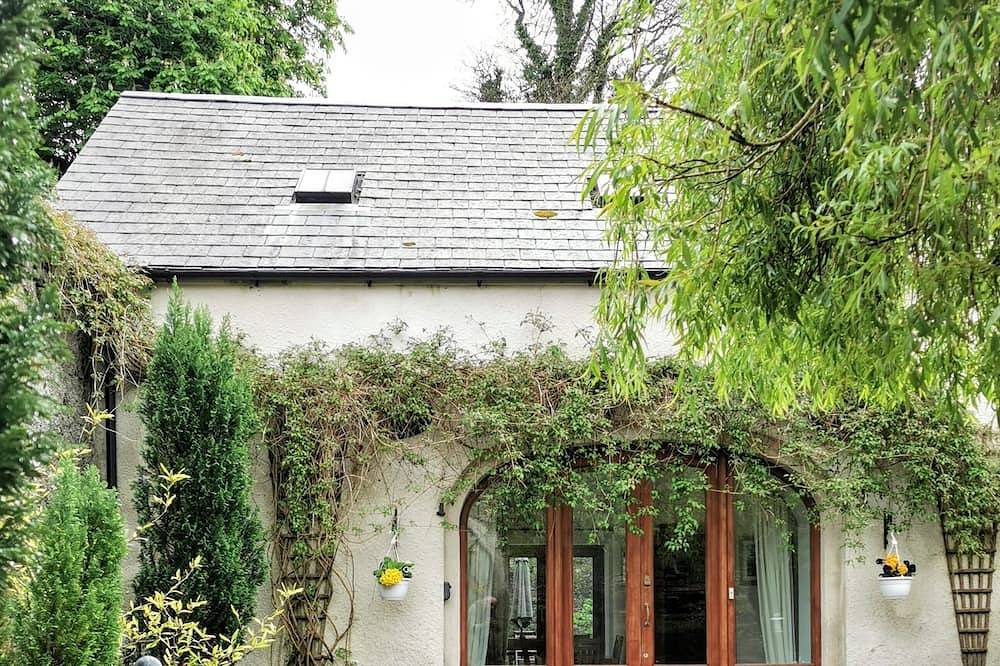 Wunderschön restauriertes Kutscherhaus in den Wäldern mit Blick auf die Suir-Mündung in County Waterford