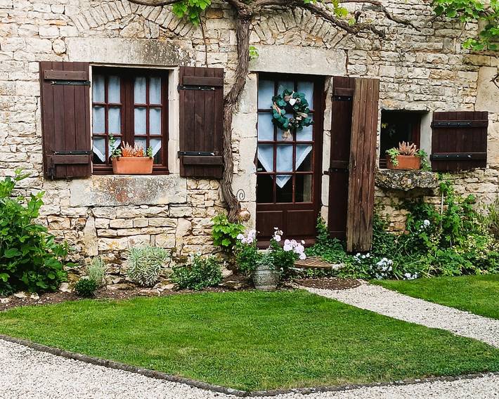 Gîte pour 2 personnes, avec jardin ainsi que terrasse et piscine à Vienne (France)