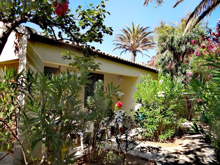 Bungalow für 4 Personen, mit Terrasse und Garten auf Sizilien